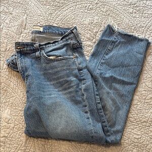 LAST CALL Madewell boyfriend jeans with cutoff hems sz 28